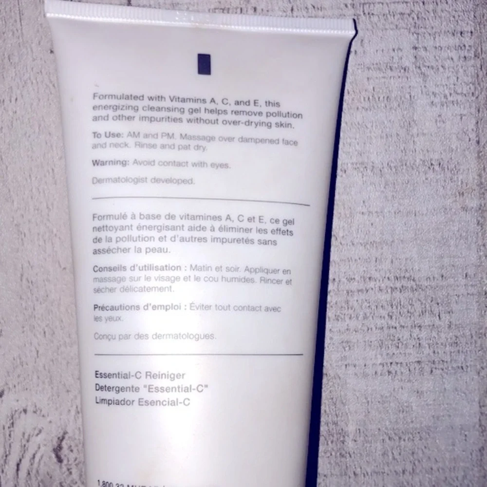 Murad essential C cleanser